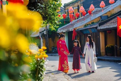Mùa xuân của cha mẹ là thấy con trưởng thành