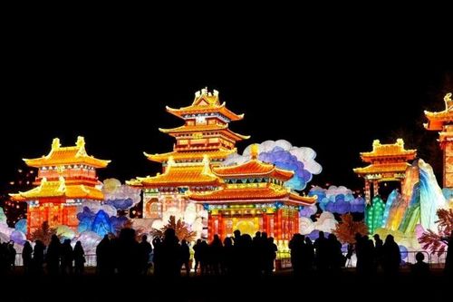 Không gian di sản bừng sáng tại Công viên Viên Minh Nguyên