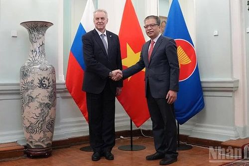 Thúc đẩy hợp tác với thành phố Saint Petersburg, Liên bang Nga