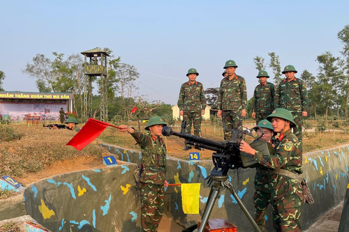 Yêu quê hương thêm vững chắc tay súng