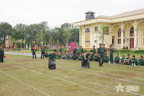 Sôi nổi các trò chơi dân gian ngày Tết