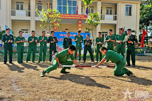 Cán bộ, chiến sĩ Lữ đoàn 596 đón xuân vui tươi, ý nghĩa