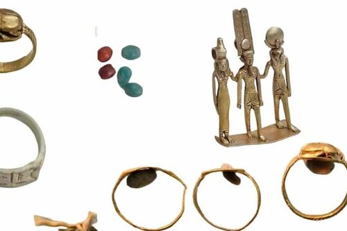 Phát hiện cổ vật vàng quý giá từ triều đại Ai Cập thứ 26