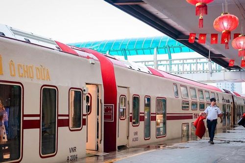 Hà Nội 5 cửa ô: Khi đường tàu trở thành không gian văn hóa