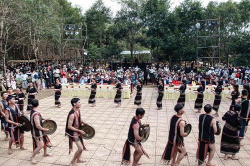 Quảng Ngãi: Nhiều lễ hội, chương trình dịp Tết 'hút' khách du lịch