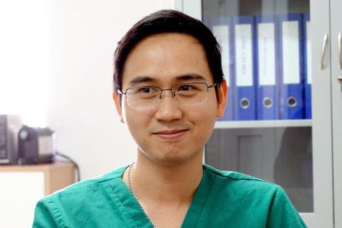 Từ thủ khoa Đại học Y Hà Nội đến 'người gác cửa sinh tử' trung tâm ICU