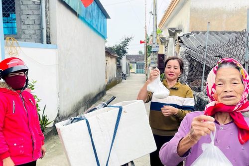 Đầu năm mua muối - Nét đẹp truyền thống giữ vị mặn nghĩa tình