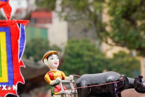 Múa rối cạn Tế Tiêu thu hút đông đảo người dân Thủ đô và du khách