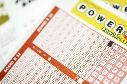 Trúng số 4,2 triệu USD, người phụ nữ sống giản dị nhưng vẫn rơi vào cảnh trắng tay
