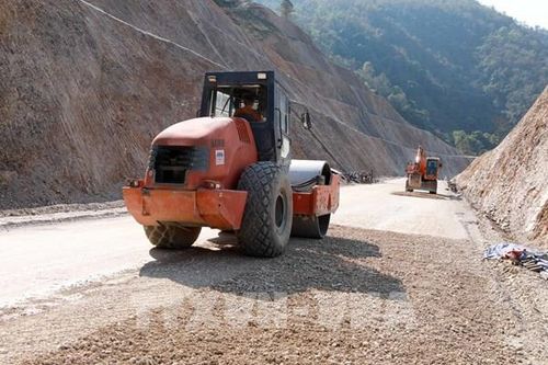 Xuyên Tết thi công tuyến đường Cách mạng Tân Trào