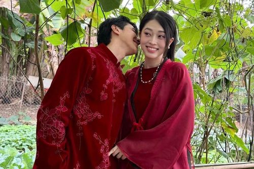 Á hậu Phương Nga tuyên bố một điều với Bình An đúng ngày đầu năm