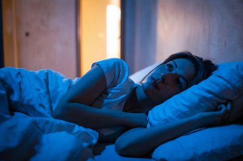 Thức dậy lúc 3h sáng ban đêm lặp lại nhiều lần là dấu hiệu gì?