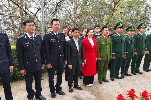 Tri ân, tưởng niệm những người giữ đất biên cương