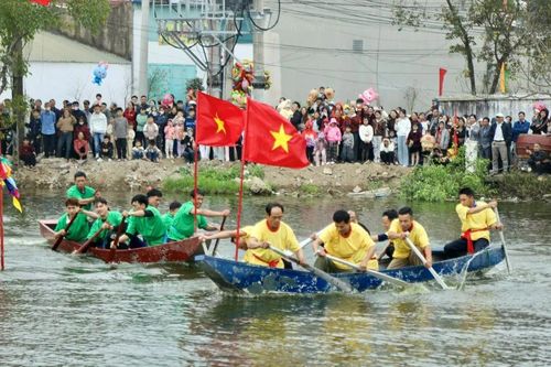 Sôi nổi Lễ hội đua thuyền truyền thống Làng văn hóa Trù Ninh