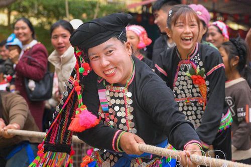 Nậm Sin vào Tết Ô Xị Chờ