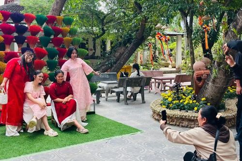 Người dân Gia Lai nô nức du xuân