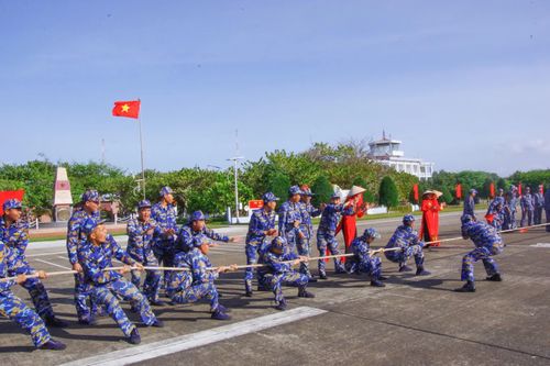 Lữ đoàn 146: Nhiều hoạt động đầu năm mới tại đất liền và Trường Sa