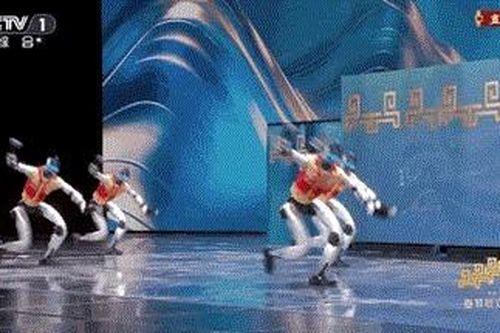 Trung Quốc trình làng robot biết luyện công