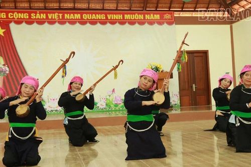Khát vọng giữ gìn bản sắc