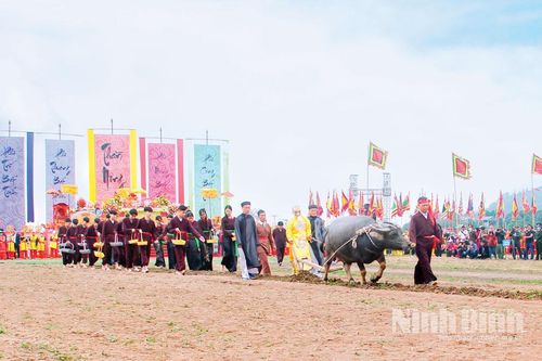 Chơi Xuân vui hội Tịch điền
