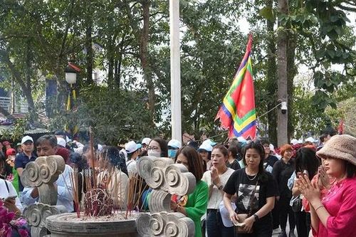 Đầu Xuân đi lễ