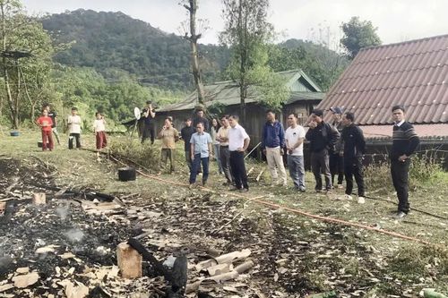 Kịp thời thăm hỏi, hỗ trợ hộ dân bị hỏa hoạn tại xã Đakrông