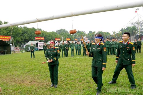 Bộ CHQS tỉnh tổ chức chương trình Vui xuân thắm tình đồng đội
