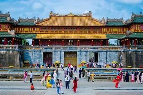 Du xuân tìm lại Tết Hoàng cung xưa