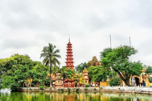 Lễ chùa đầu Xuân: Từ đời sống tâm linh đến giá trị văn hóa của người Việt