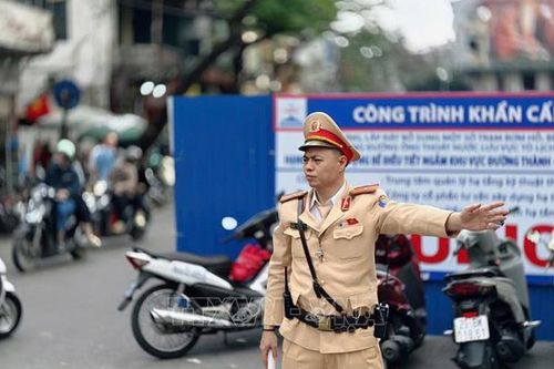 Hà Nội đón Tết trong nhịp giao thông êm ả