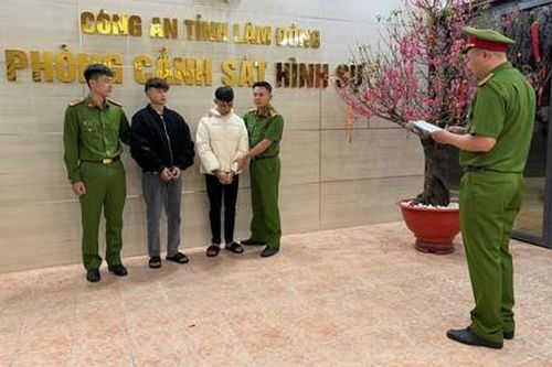 Bắt hai đối tượng cướp giật tại tiệm vàng chỉ sau 16 giờ gây án
