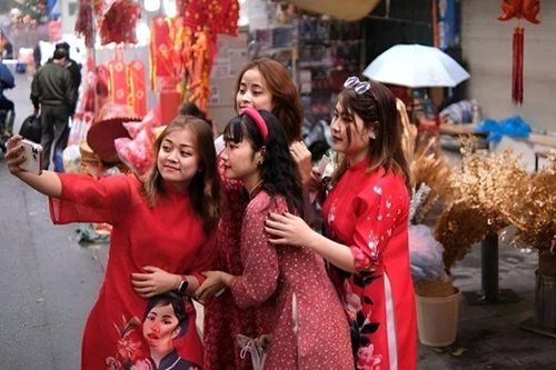 Giờ đẹp và hướng xuất hành mùng 3 Tết 2026 cho năm Bính Ngọ thịnh vượng