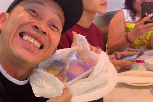 Món ăn vài chục nghìn khiến Hoài Linh cực mê, ăn năm này qua tháng nọ không ngán