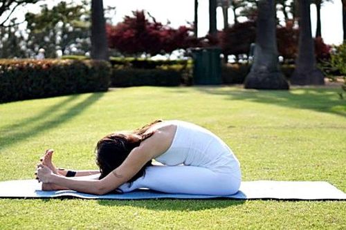 Trời lạnh ngày Tết, khớp dễ cứng đau, làm gì để cơ thể dễ chịu hơn?