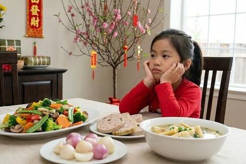 Nguyên nhân khiến trẻ sụt cân, biếng ăn sau Tết và cách giúp con nhanh lại sức