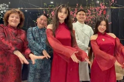 Em gái Đặng Văn Lâm gây sốt