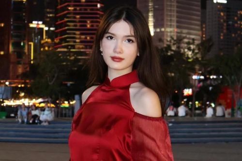 Em gái 'cực phẩm' của Đặng Văn Lâm