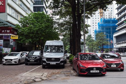 Lái ôtô chơi Tết, đỗ xe thế nào để tránh rắc rối đầu năm?