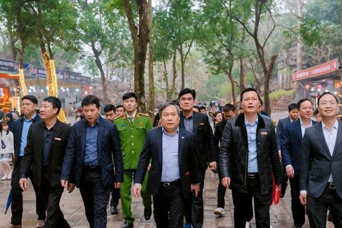 Chủ tịch UBND TP Hà Nội Vũ Đại Thắng kiểm tra công tác quản lý, tổ chức Lễ hội Chùa Hương