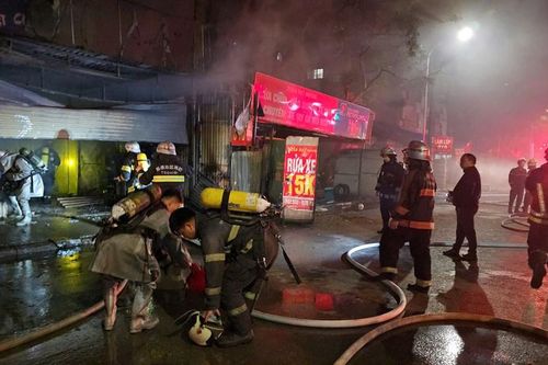 Hà Nội: Cháy cửa hàng sửa xe máy trong đêm mùng 2 Tết