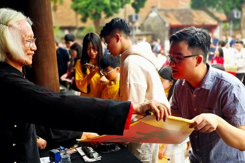 3 ngày đầu năm mới, hơn 55.000 lượt khách đến Văn Miếu - Quốc Tử Giám