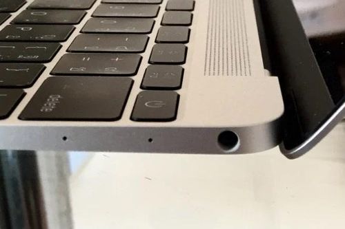 Hơn 90% người dùng MacBook không biết công dụng 2 lỗ nhỏ