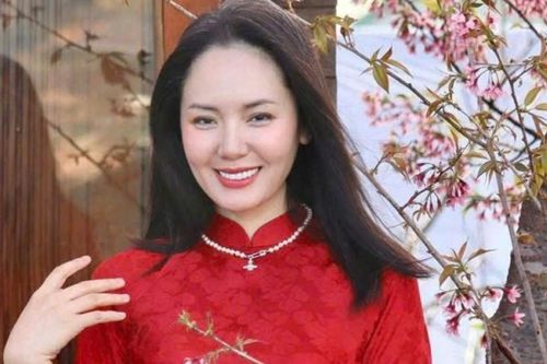 Sao Việt diện áo dài truyền thống đón Tết, ai đẹp hơn ai?