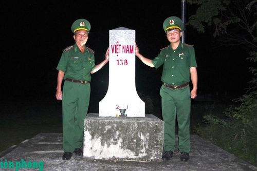 Hạnh phúc nảy mầm bên cột mốc thiêng liêng