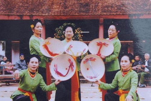 Tết này, đội chèo làng Đặng còn qua ngõ