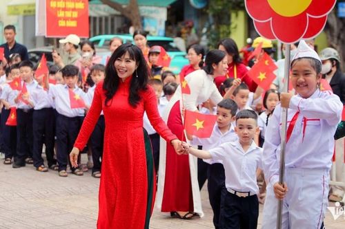 Mùng Ba Tết Thầy: Khi mùa xuân bắt đầu từ những lời tri ân