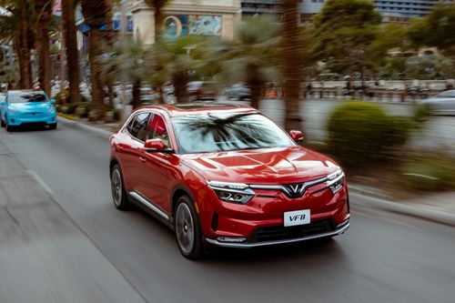 Bí quyết lái xe điện du xuân ngày Tết: Đi chơi xa không lo 'sập nguồn'