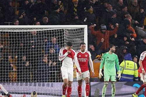 Arsenal hòa Wolves 2-2: Kịch tính bàn phản lưới nhà phút 90+4 làm xoay chuyển cuộc đua vô địch