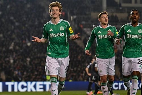 Anthony Gordon lập poker lịch sử giúp Newcastle đại thắng 6-1 tại UEFA Champions League