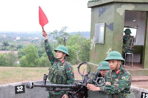 Vững tay súng bảo vệ bình yên cho nhân dân vui Tết đón Xuân